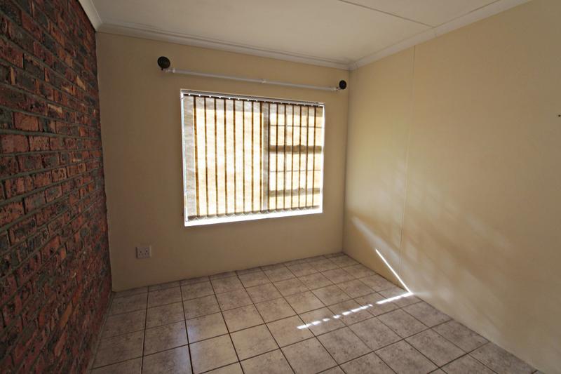 5 Bedroom Property for Sale in Fraaiuitsig Western Cape